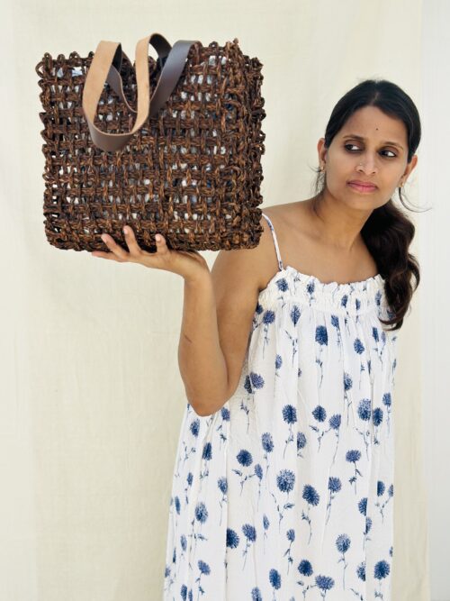 CLOVE BROWN TOTE
